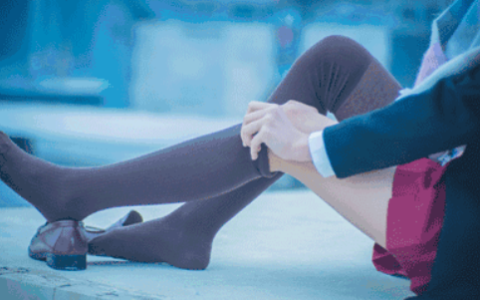 男性对丝袜的迷恋：正常偏好还是心理变态？